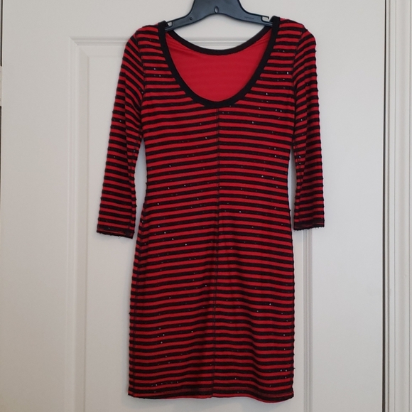 Express Red and Black Bodycon Dress - Picture 2 of 4